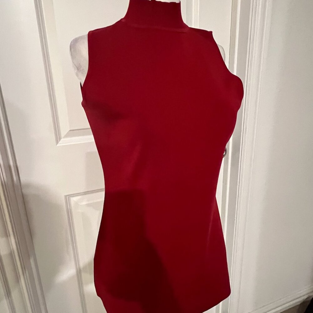 Exclusively Misook Sleeveless / Mock Turtleneck / Pullover / Red / Size XS